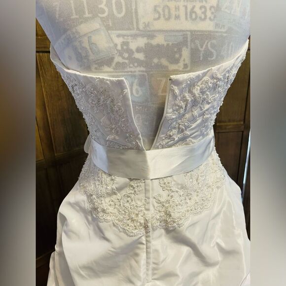 Candlelight White Satin Halter Poufy Ruched Wedding Gown with Train. - Picture 12 of 16